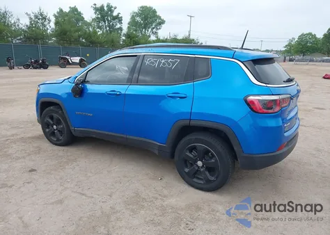 2018 Jeep Compass Latitude 4X4 из США, поврежденный, VIN 3C4NJDBB0JT400623